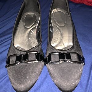 Black wedge shoes